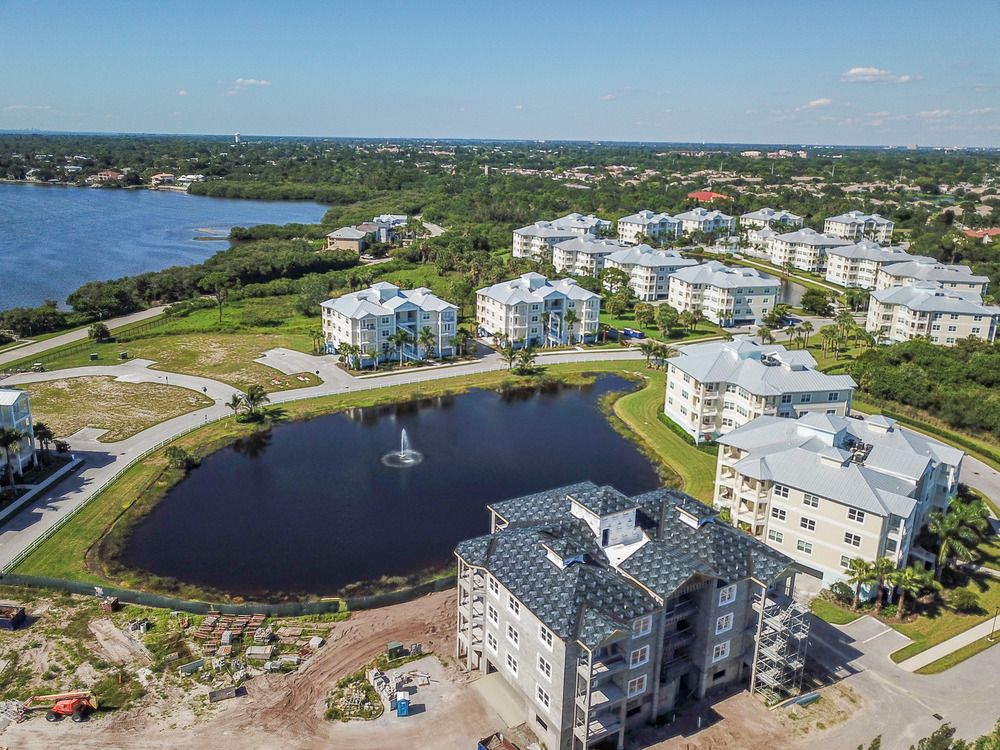Palma Sola Bay Club: 3410 77th St W, Bradenton, FL 34209